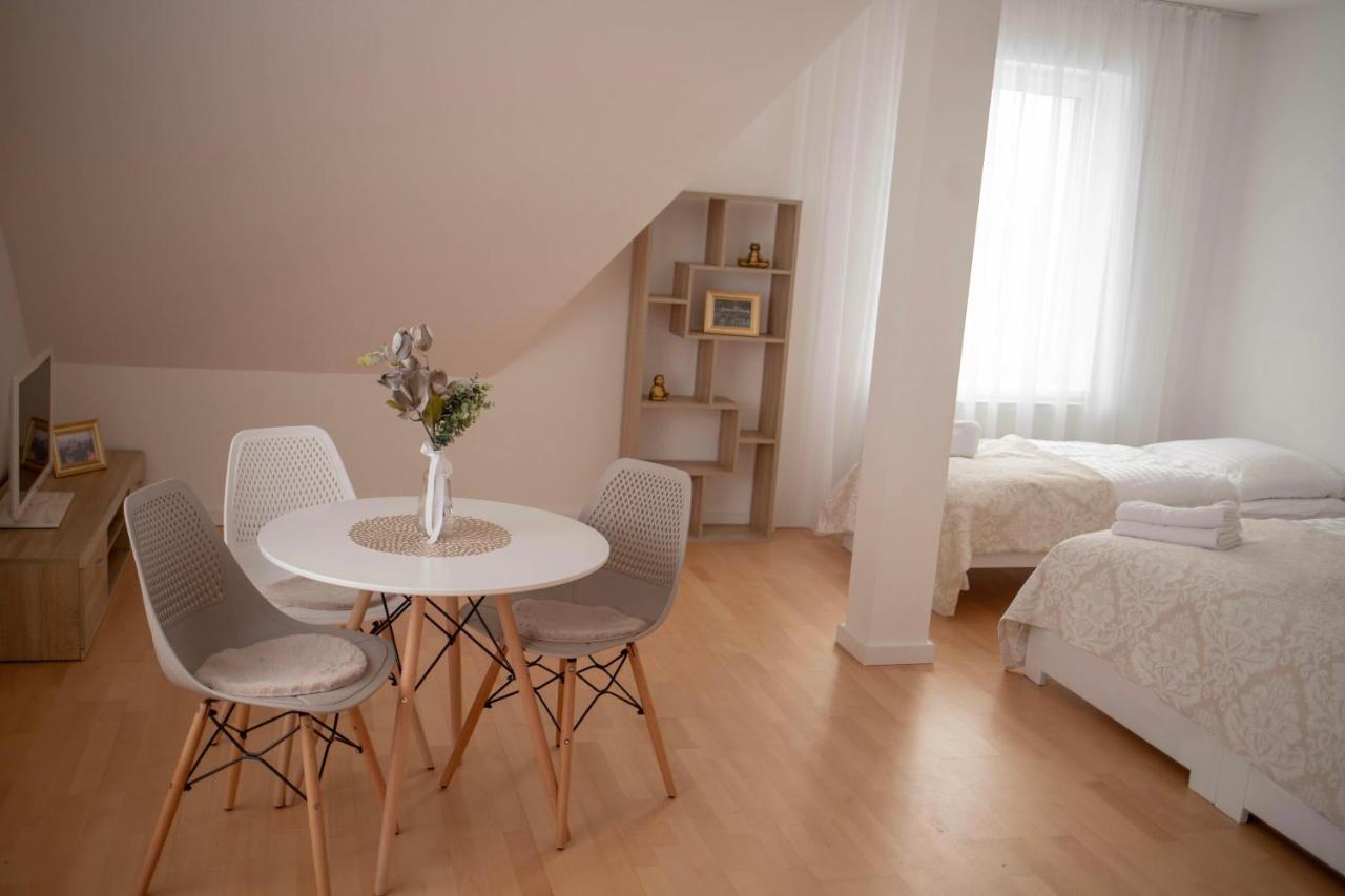 Rezidence Kbely - Free Parking Apartman Prága Kültér fotó