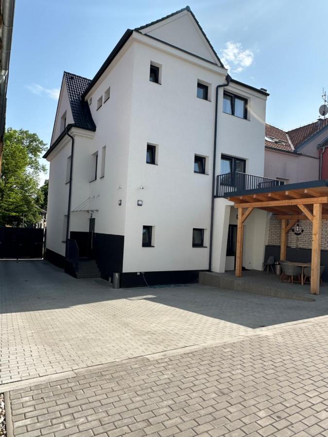 Rezidence Kbely - Free Parking Apartman Prága Kültér fotó